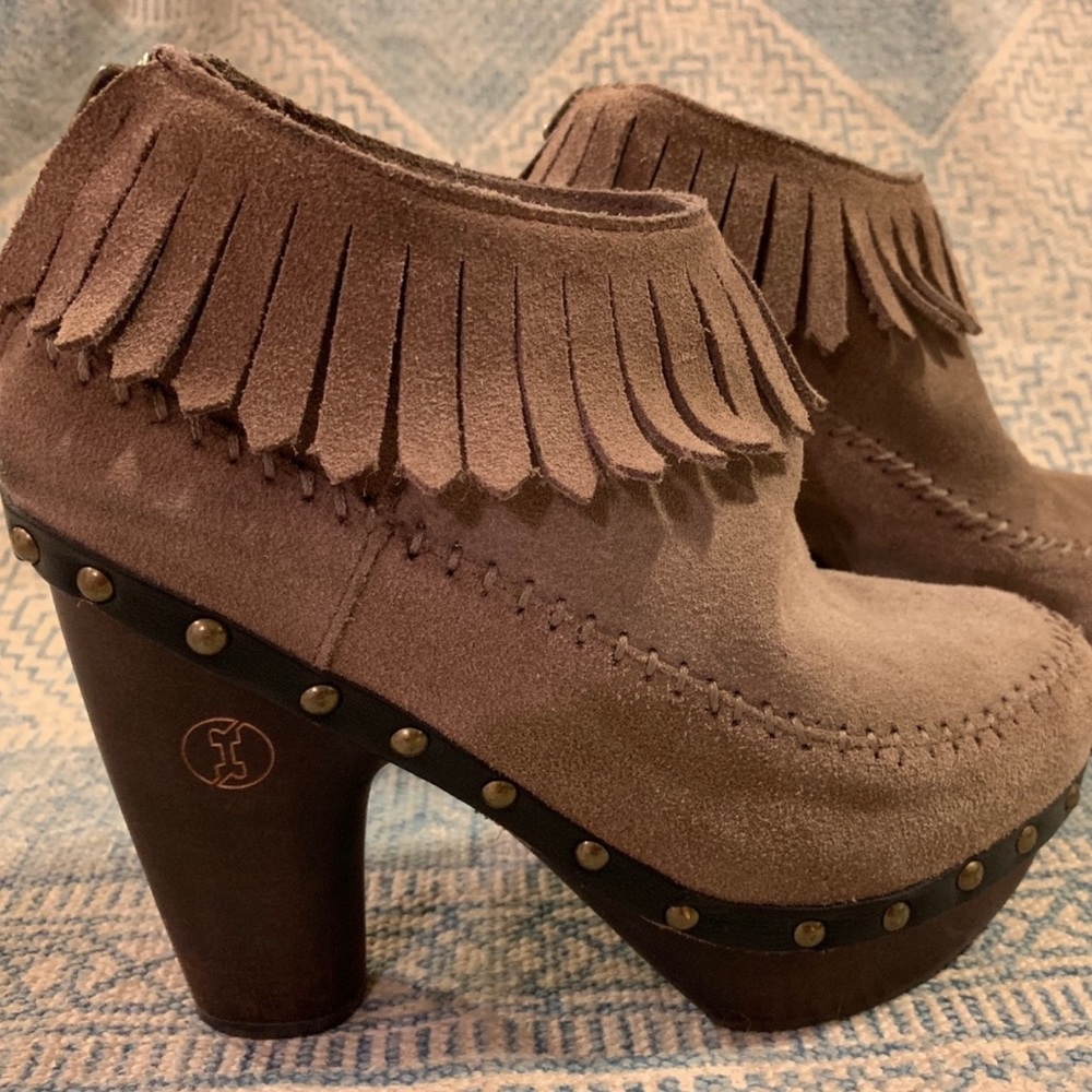 FLOGG “Davina” Ash (taupe suede)